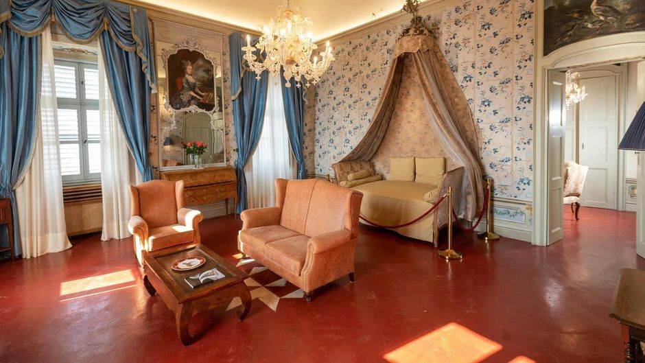 Castello Di Guarene Room