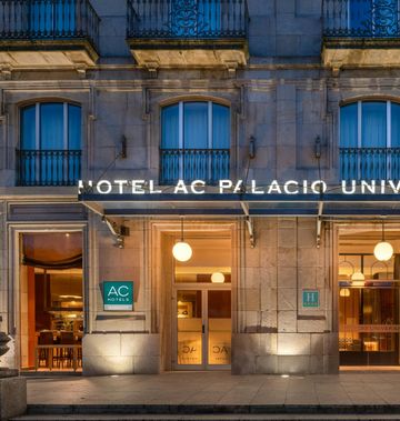 AC Palacio Universal