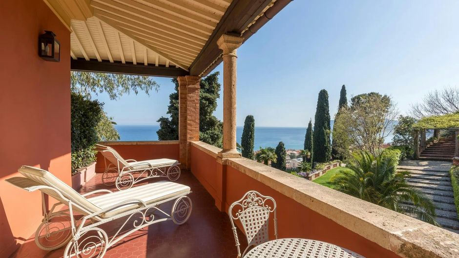 Villa Della Pergola Room