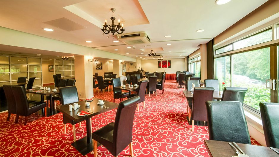 OYO Flagship The Bridge House Restaurant