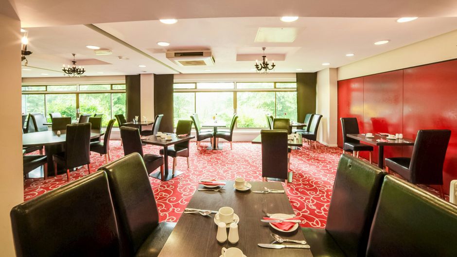 OYO Flagship The Bridge House Restaurant
