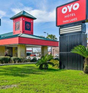 OYO Lake Park Inn