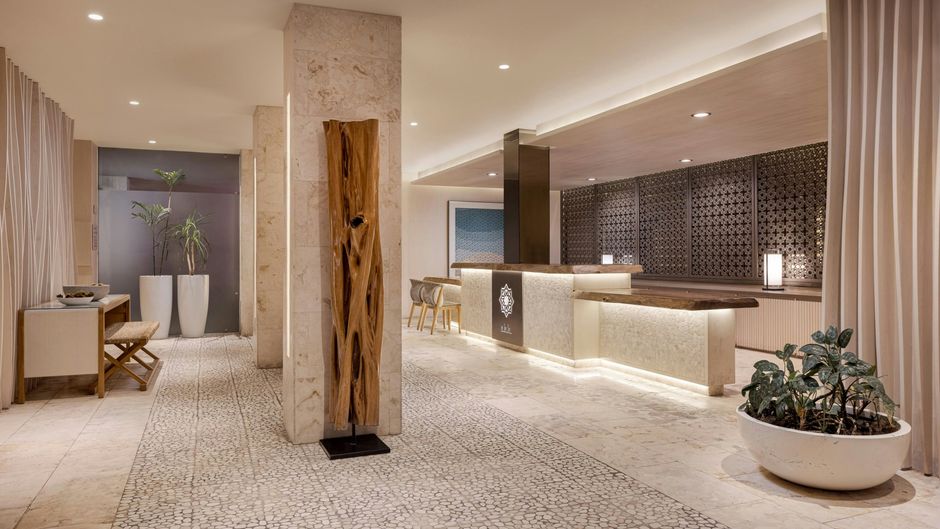 Alaia Belize, Autograph Collection Lobby