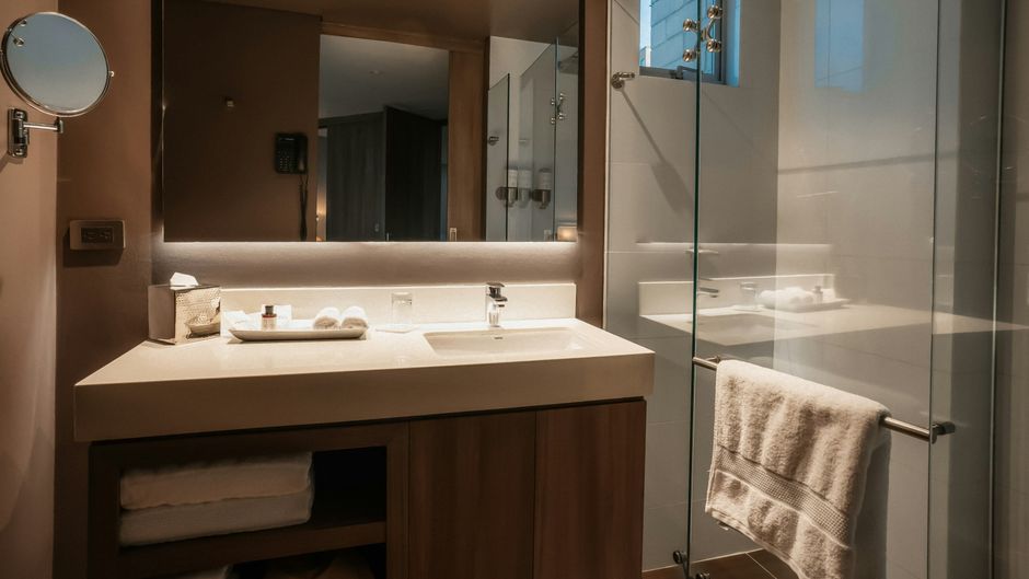 Binn Hotel Room