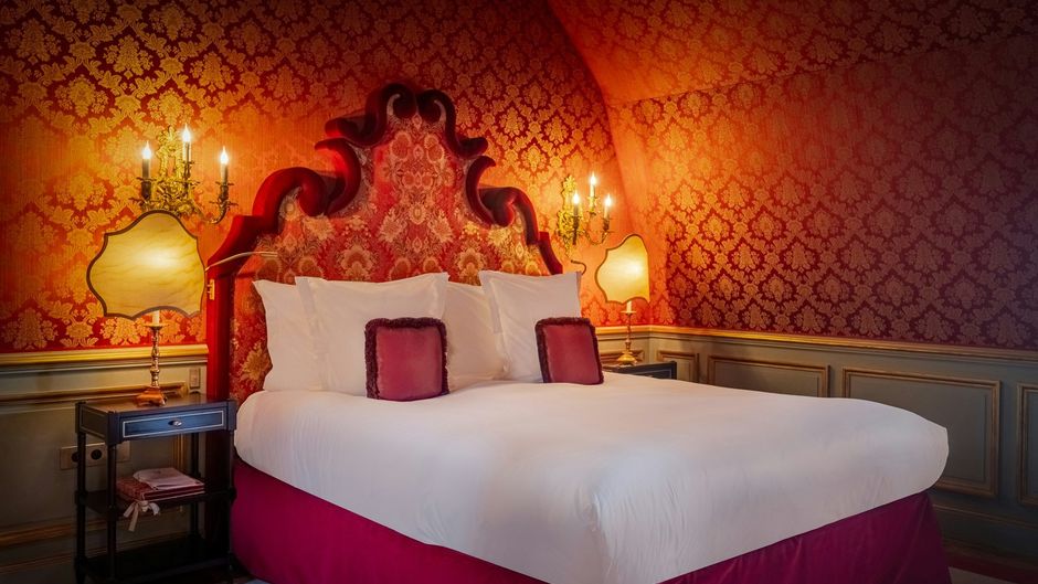 Chateau Louise de la Valliere Suite