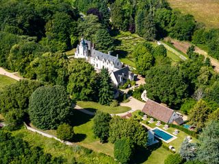 Chateau Louise de la Valliere