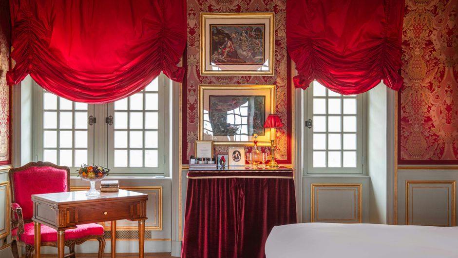 Chateau Louise de la Valliere Room