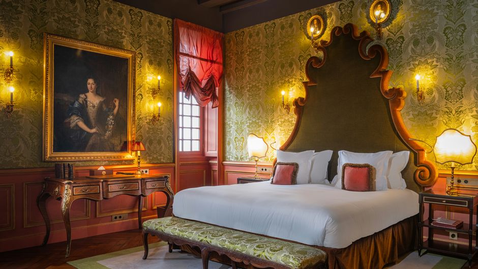 Chateau Louise de la Valliere Room