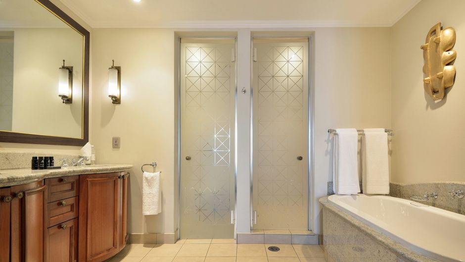 The Michelangelo Towers Room