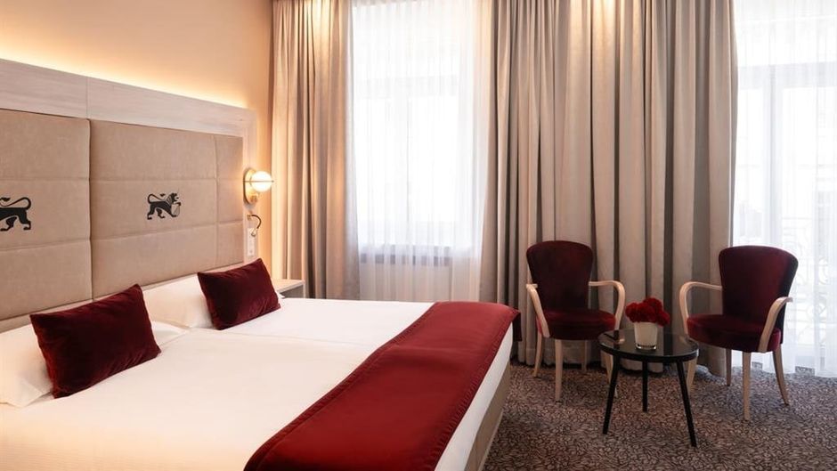 Hotel St Gotthard Room