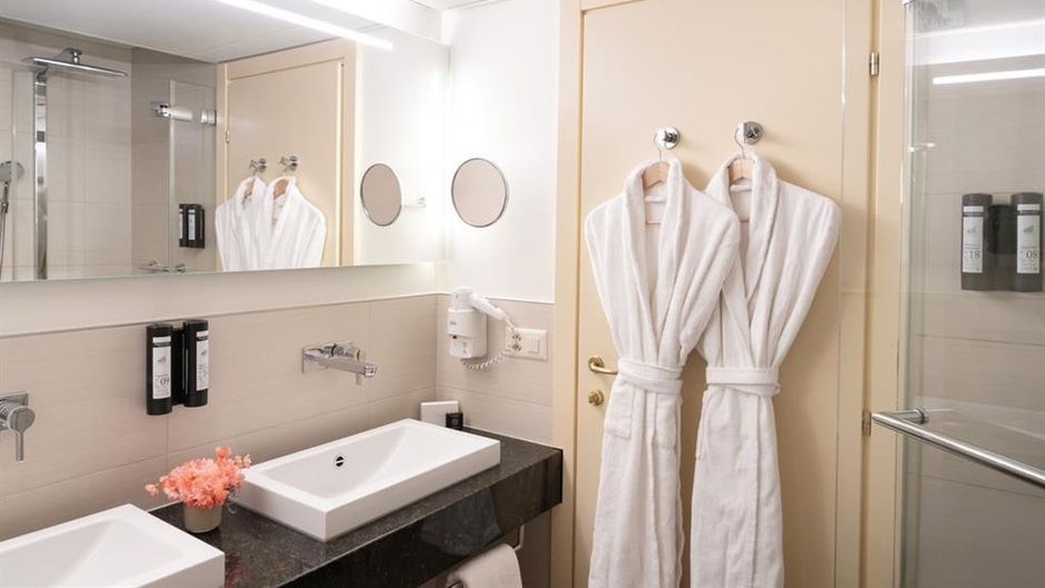 Hotel St Gotthard Room
