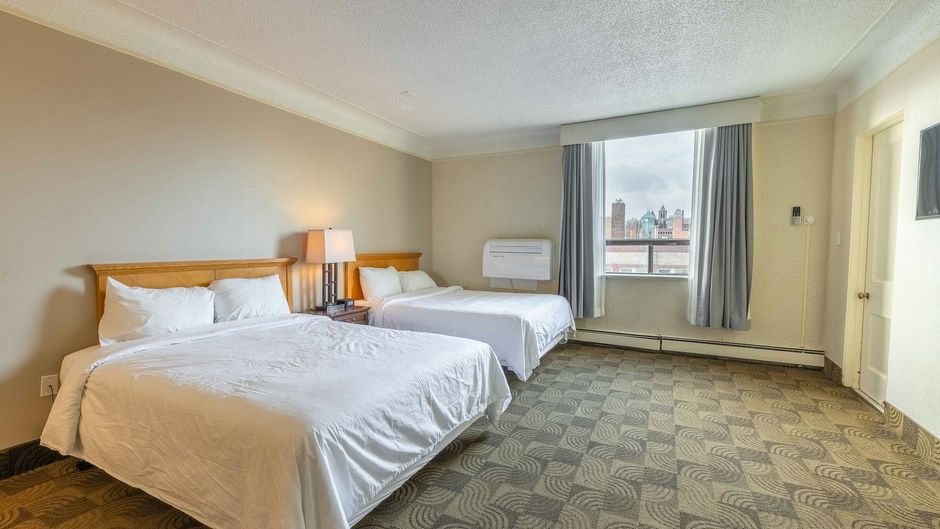 Prince Arthur Waterfront Hotel & Suites Room