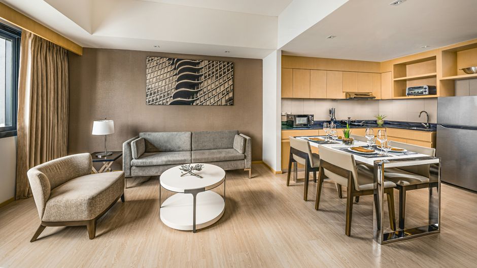 Seda Bonifacio Global City Room