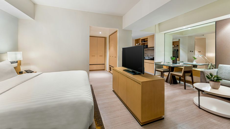 Seda Bonifacio Global City Room