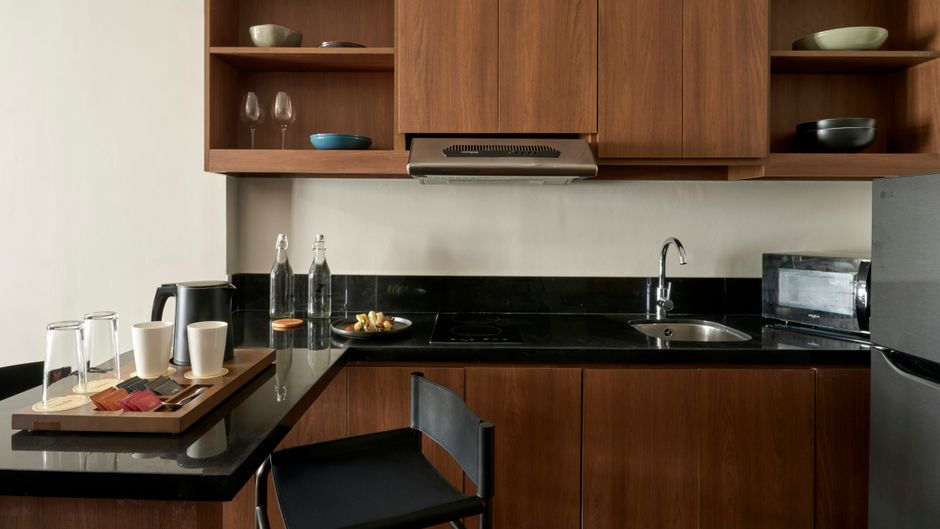 Seda Bonifacio Global City Room