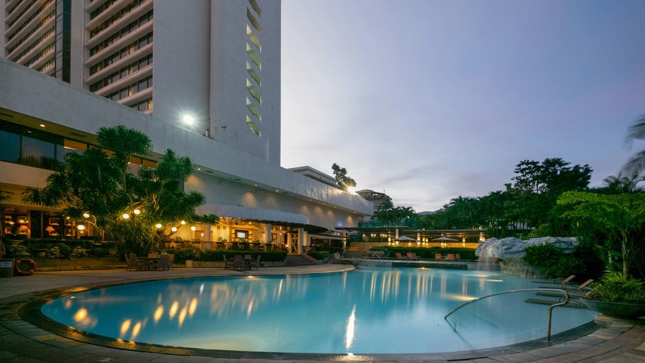 Marco Polo Plaza, Cebu Pool