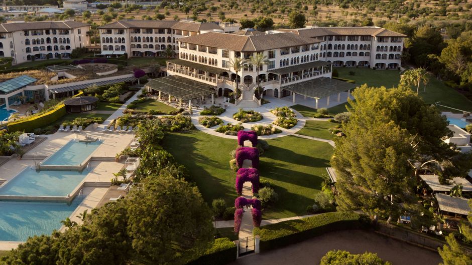 The St. Regis Mardavall Mallorca Resort Beach