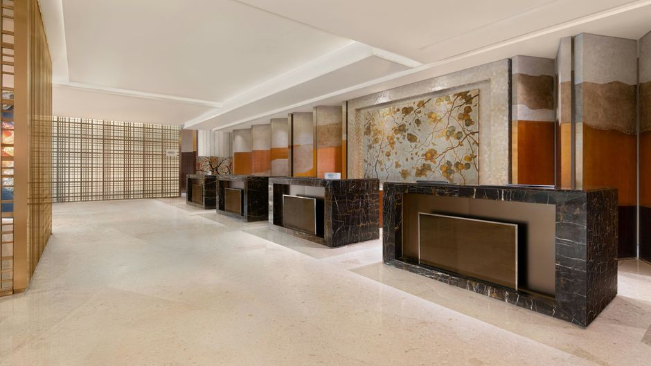 Sheraton Grand Beijing Dongcheng Hotel Lobby