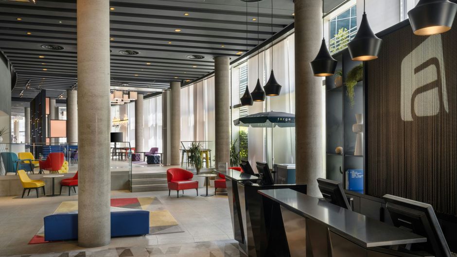 aloft London ExCel Lobby