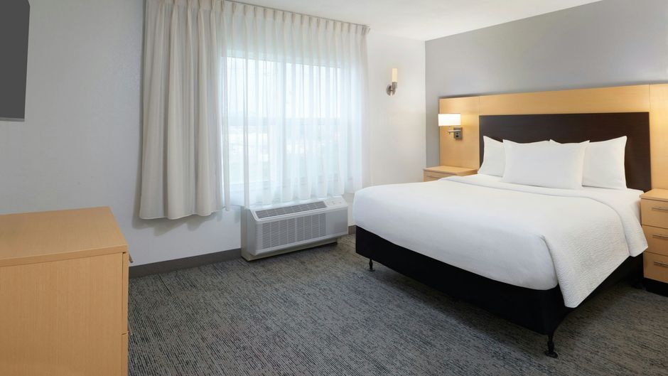 TownePlace Suites Thunder Bay Room