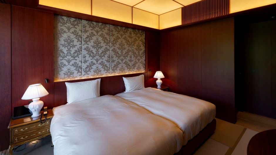 THE PASONA Suite