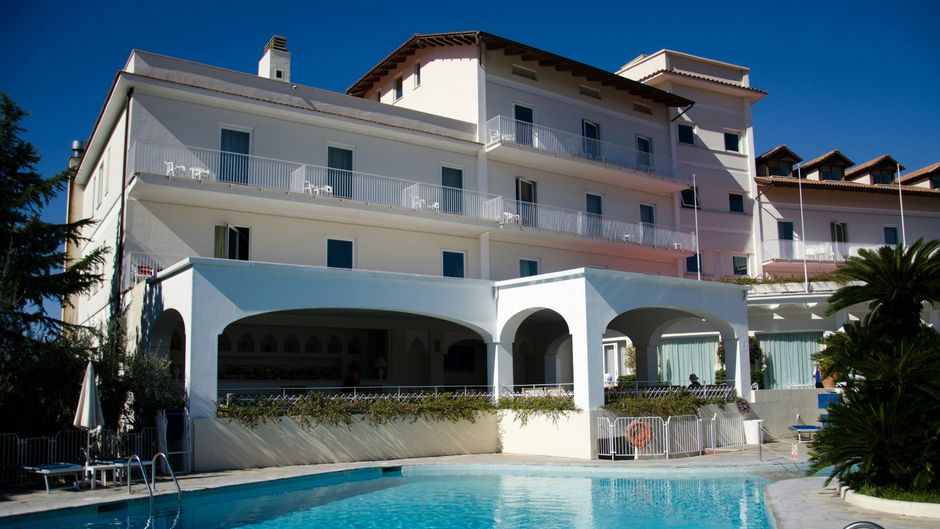 Aminta Grand Hotel Exterior