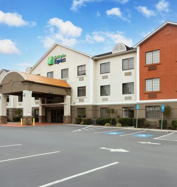 Holiday Inn Express & Stes Acworth