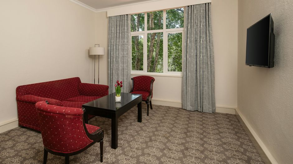 Holiday Inn Johannesburg Sunnyside Park Suite