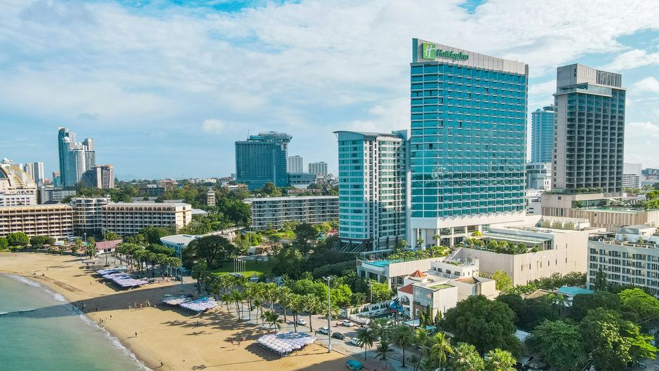 Holiday Inn Pattaya Exterior