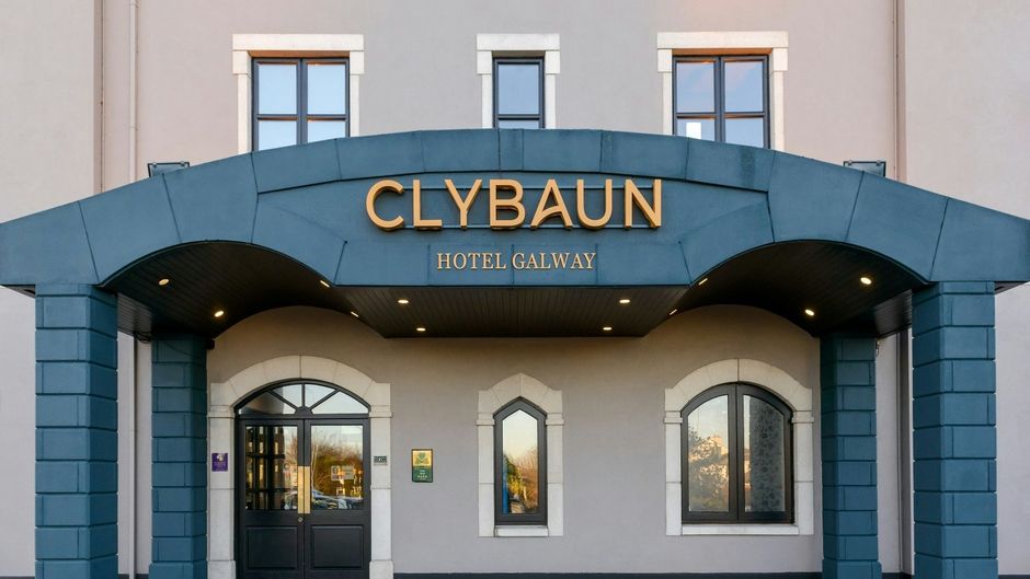 Clybaun Hotel Exterior
