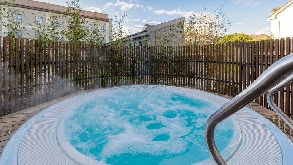 Clybaun Hotel Pool