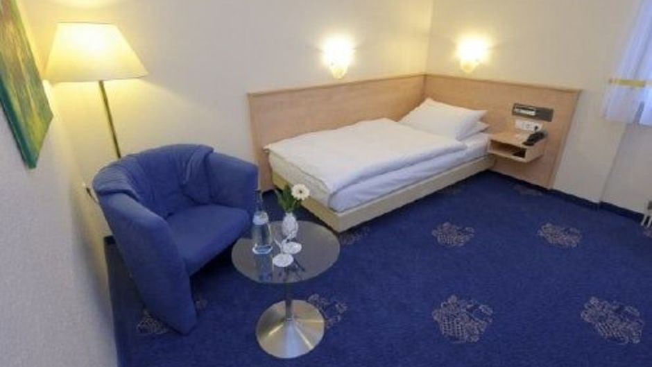 Weber Hotel Room