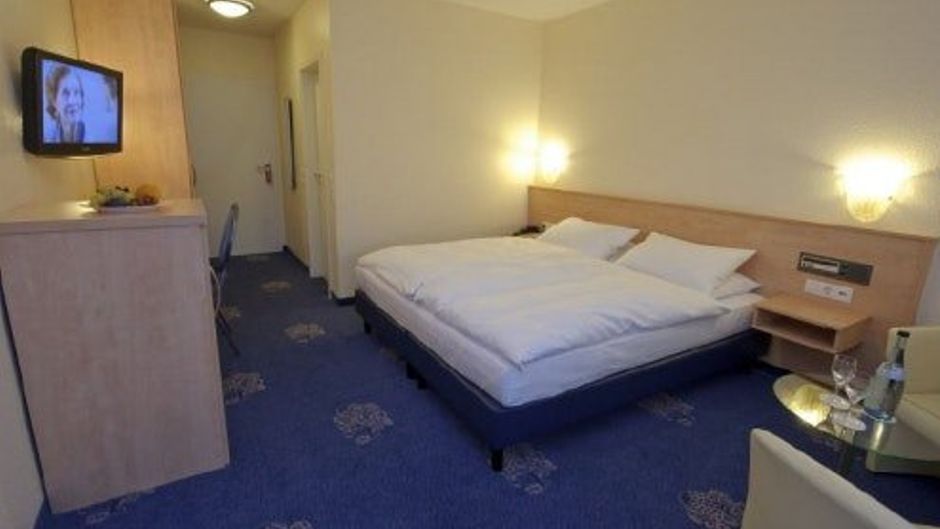 Weber Hotel Room