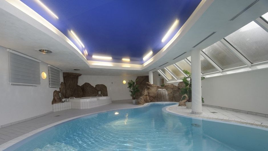 Weber Hotel Pool