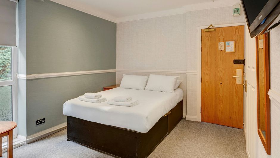 Liverpool Aigburth Hotel Room