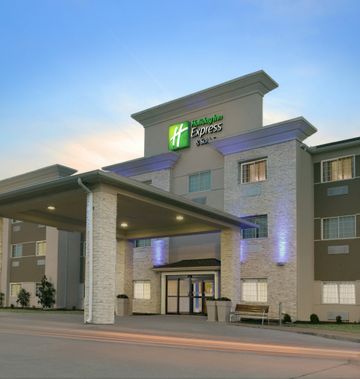 Holiday Inn Express & Suites Magnolia
