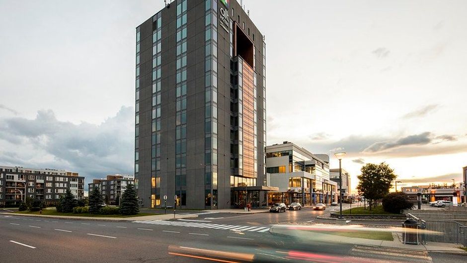 ALT Hotel Quartier DIX30 Exterior