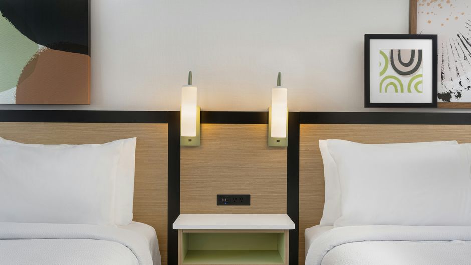Spark by Hilton Montreal Brossard Room