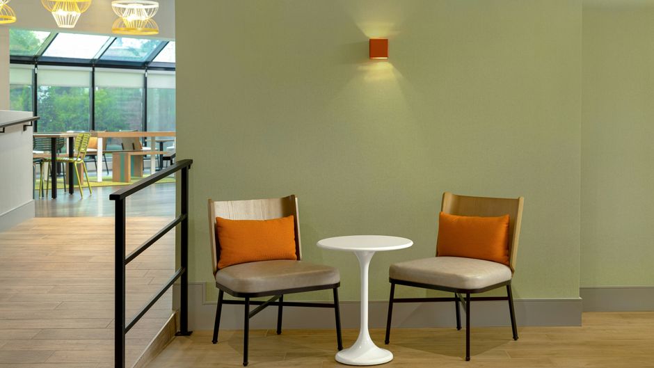 Spark by Hilton Montreal Brossard Lobby