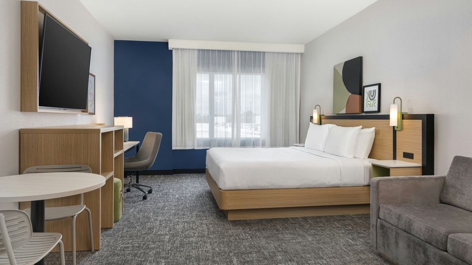Spark by Hilton Montreal Brossard Room