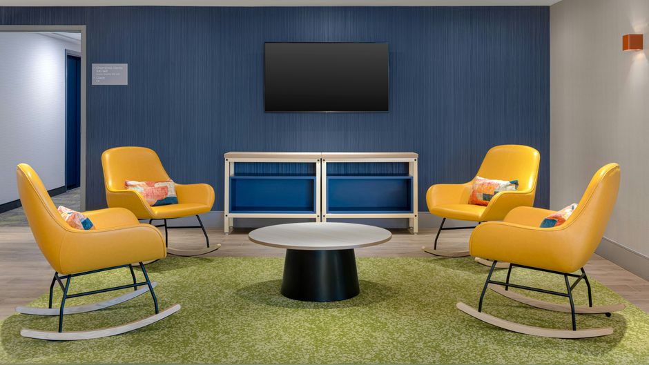 Spark by Hilton Montreal Brossard Lobby