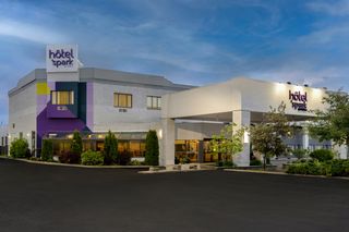 Spark by Hilton Montreal Brossard