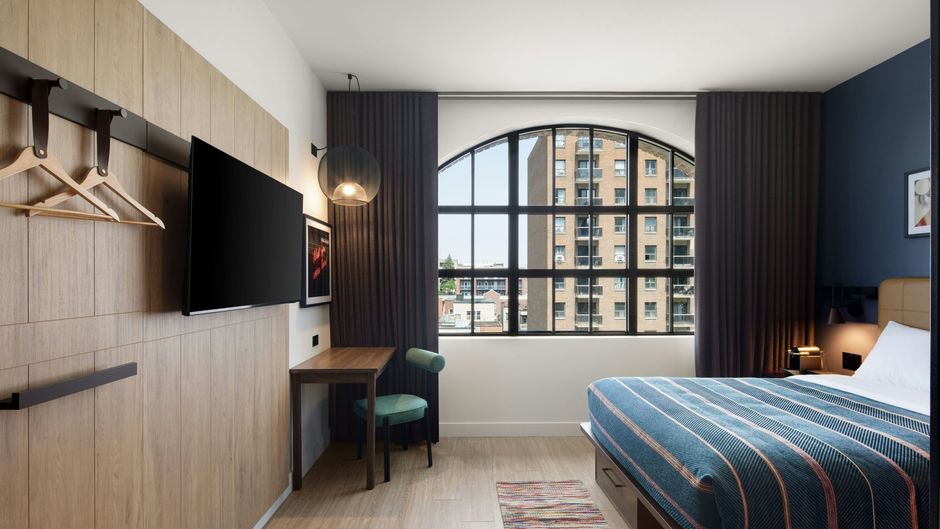 Moxy Ottawa Downtown Room