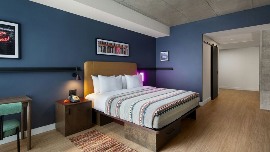 Moxy Ottawa Downtown Room