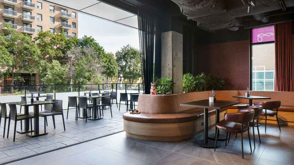 Moxy Ottawa Downtown Restaurant
