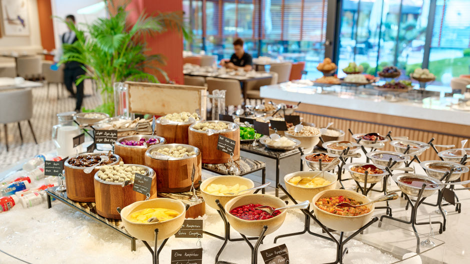Crowne Plaza Zeytinburnu by IHG Restaurant