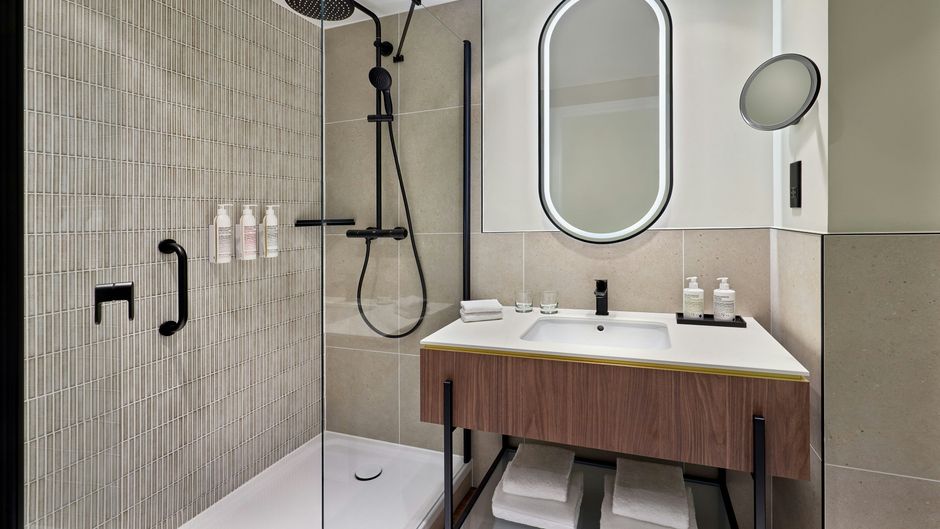 Le Meridien Etoile Room