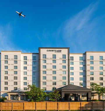 Courtyard by Marriott Toronto Airport