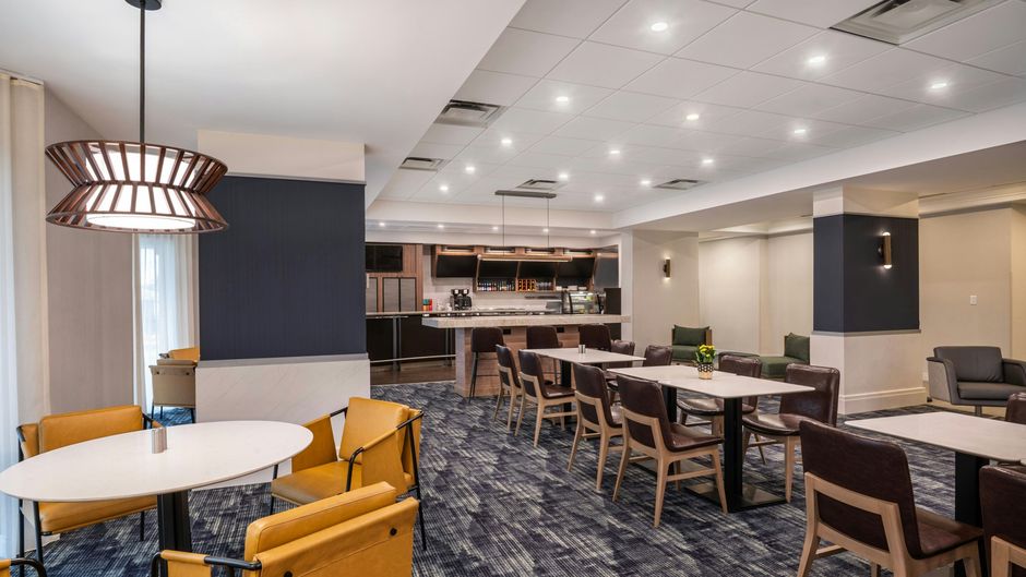 Courtyard by Marriott Toronto Airport Restaurant