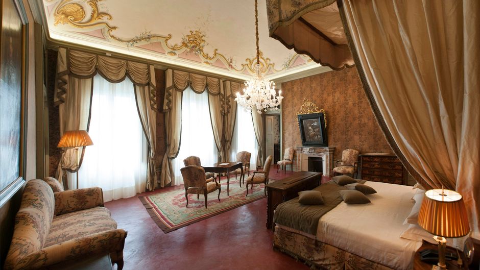 Castello Di Guarene Room